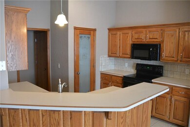 620 Loyd Ln, Moore, OK 73160 - photo 7