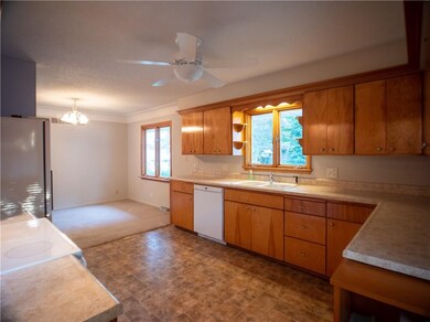 1110 Seneca Ave, Des Moines, IA 50313 - photo 6