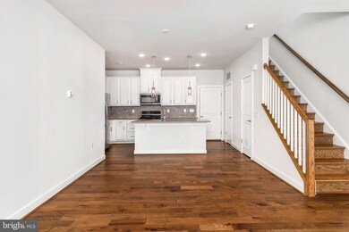 13330 Arrowbrook Centre Dr, Herndon, VA 20171 - photo 3