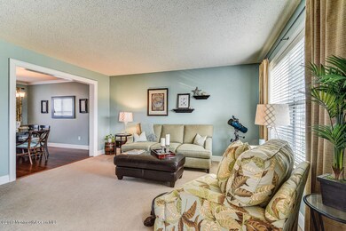 004_Living Room