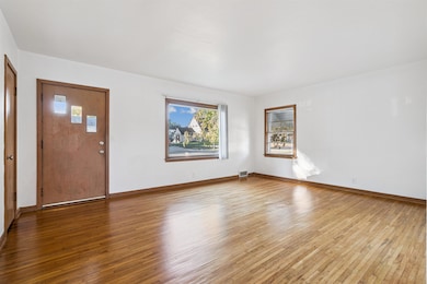 1025 W 8th St, Cedar Falls, IA 50613 - photo 6