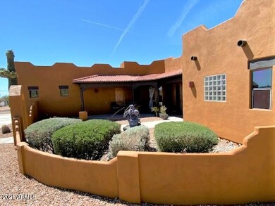 Yg Front courtyard IMG_8463