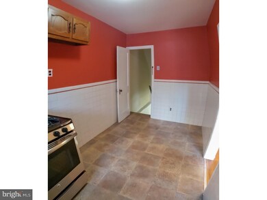 243 N Wycombe Ave, Lansdowne, PA 19050 - photo 6