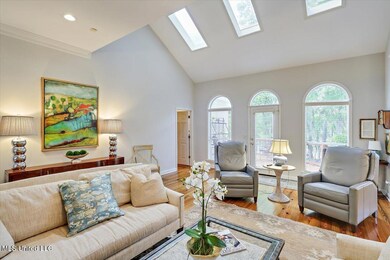 12-112 Newport Cir