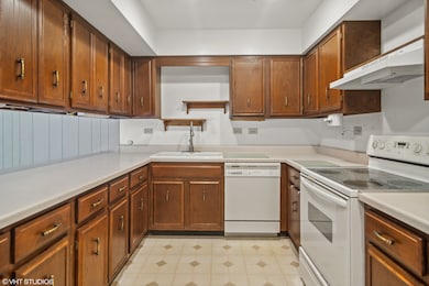 4 Attleboro on Auburn, Rolling Meadows, IL 60008 - photo 4