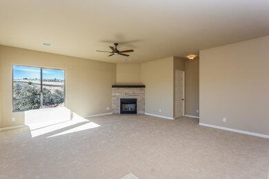 005_Living Room
