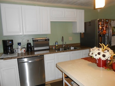 56 Mechanic St, Rouseville, PA 16344 - photo 4