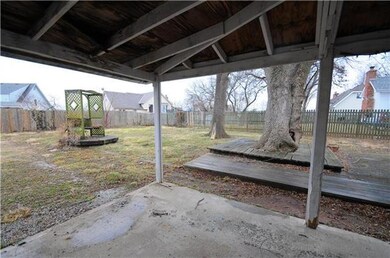 4940 Switzer St, Shawnee, KS 66203 - photo 3