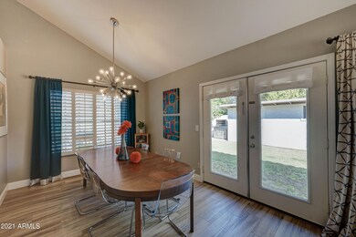 1204 E Todd Dr-7