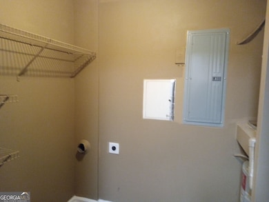 8202 Fairington Village Dr, Lithonia, GA 30038 - photo 7