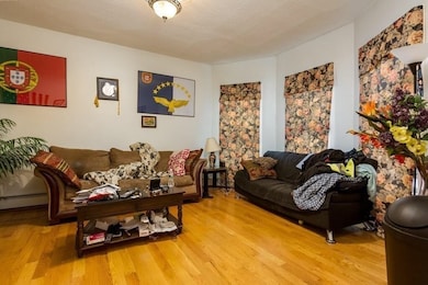 51 Tufts St unit 1, Somerville, MA 02145 - photo 4