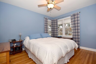 219 E 3rd St, Elmhurst, IL 60126 - photo 3