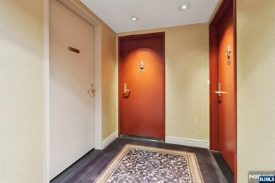 The Royal Buckingham unit 4J, Fort Lee, NJ 07024 - photo 5