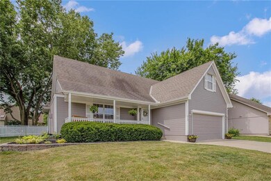 313 SW Marsh Wren St, Lees Summit, MO 64082 - photo 2