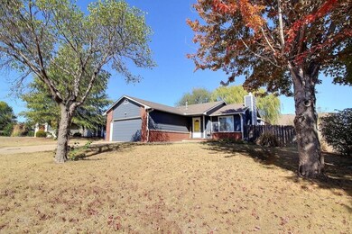 214 E Country Walk Ln, Mulvane, KS 67110 - photo 2