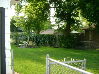 1010 S 11th St, Grand Forks, ND 58201 - photo 3