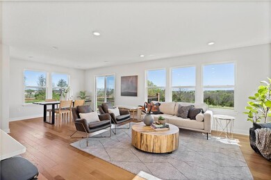 1402 Zennor Ct, Raymore, MO 64083 - photo 4