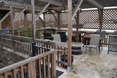 414 S 1st St, Central Point, OR 97502 - photo 5