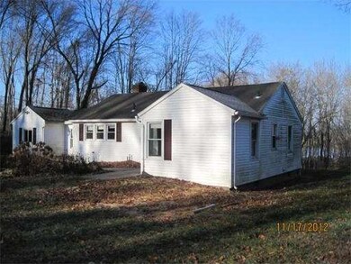 89 Hockanum Rd, Hadley, MA 01035 - photo 2