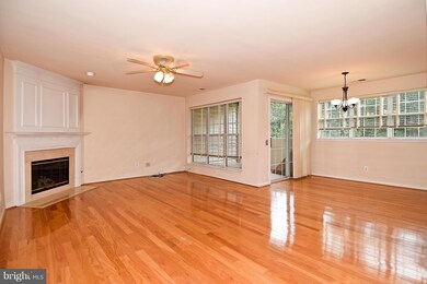 9262 Cardinal Forest Ln unit A, Lorton, VA 22079 - photo 3