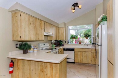 2931 W Altadena Ave Phoenix AZ-large-007