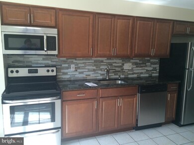 2567 Windbreak Dr, Alexandria, VA 22306 - photo 2