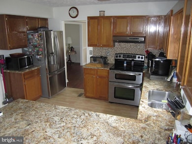 425 Applegate Ct, Linthicum Heights, MD 21090 - photo 6