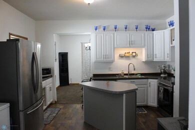1018 10th Ave S, Fargo, ND 58103 - photo 2