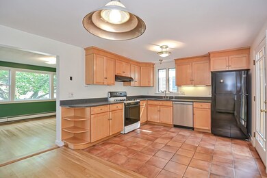 17 Thorpe St, Somerville, MA 02143 - photo 7