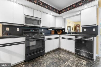 2830 Linden St unit 3D, Bethlehem, PA 18017 - photo 6