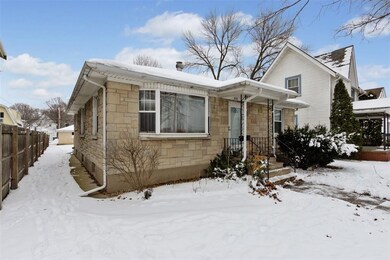 822 14th St SE, Cedar Rapids, IA 52403 - photo 2