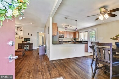 6805 Barnett Rd, Baltimore, MD 21239 - photo 5