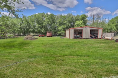 712 County Road 4402, Hondo, TX 78861 - photo 4
