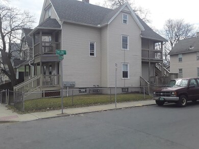 138 Colton St, Springfield, MA 01109 - photo 3