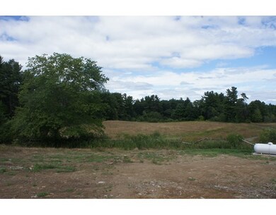 500 Colburn Ave, Dracut, MA 01826 - photo 3