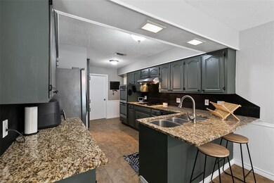 1905 Hollyhill Ln, Denton, TX 76205 - photo 5