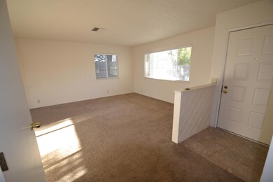 Entry/Living