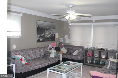 57 Inbrook Rd, Levittown, PA 19057 - photo 4