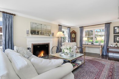 13 Dialstone Ln Riverside CT-large-019-1