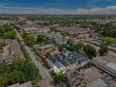 1526 Ojeman Rd unit B, Houston, TX 77055 - photo 6