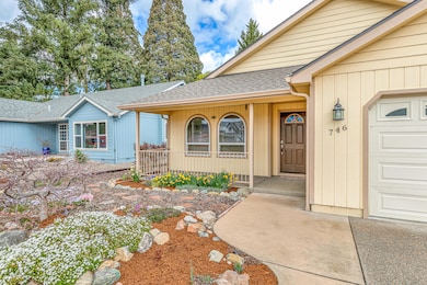 746 Marshall Ave -2