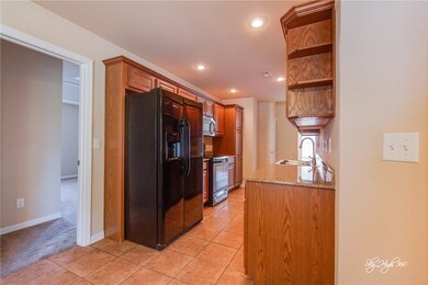 Split floor plan, master off the breakfast nook.