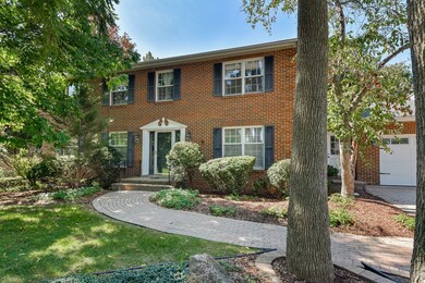 1336 Shady Ln, Wheaton, IL 60187 - photo 2