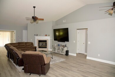 Liv Rm 4th Pic