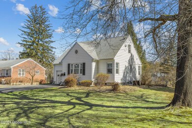 9 Brockley Dr, Delmar, NY 12054 - photo 2