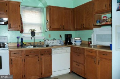 606 Modoc Ln, Oxon Hill, MD 20745 - photo 6