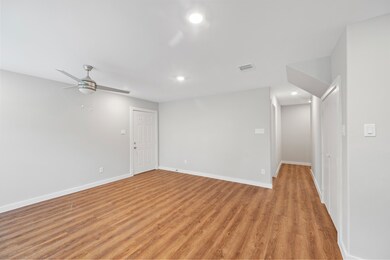 6727 Orville St unit B, Houston, TX 77028 - photo 6