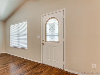 1017 E Pfendler Ave, Sapulpa, OK 74066 - photo 6