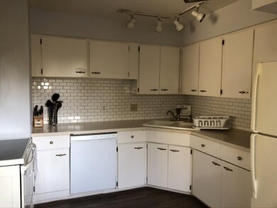 714 Garland Cir unit C, Kalamazoo, MI 49008 - photo 5