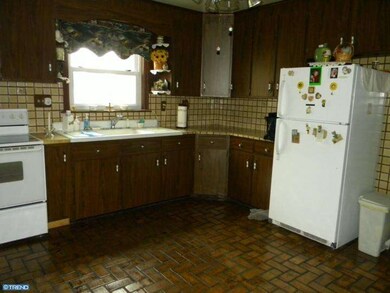 233 E Noble Ave, Shoemakersville, PA 19555 - photo 7